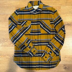 Imogene + Willie Earl Flannel. Excellent condition. Men’s medium.